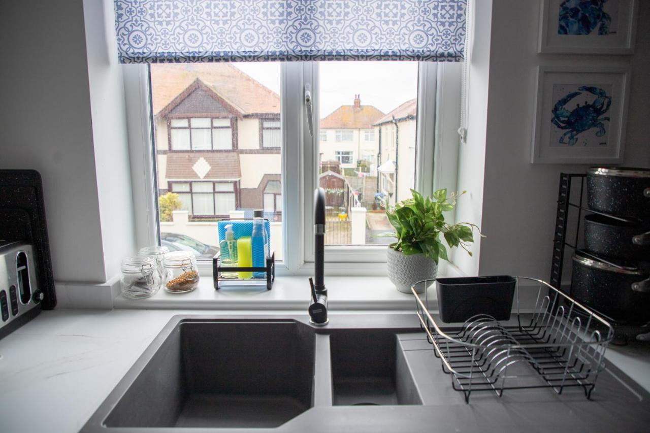 Wave Stays - First Floor Apartment Cleveleys Exterior photo